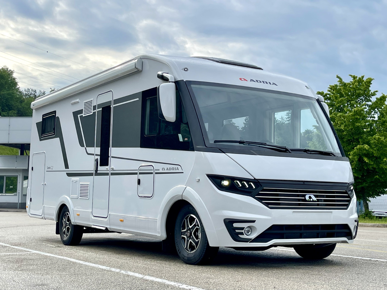 ADRIA Sonic 700DC - Autorulotă integrată: Foto 1 ADRIA Sonic 700DC - Autorulotă integrată: Foto 1
