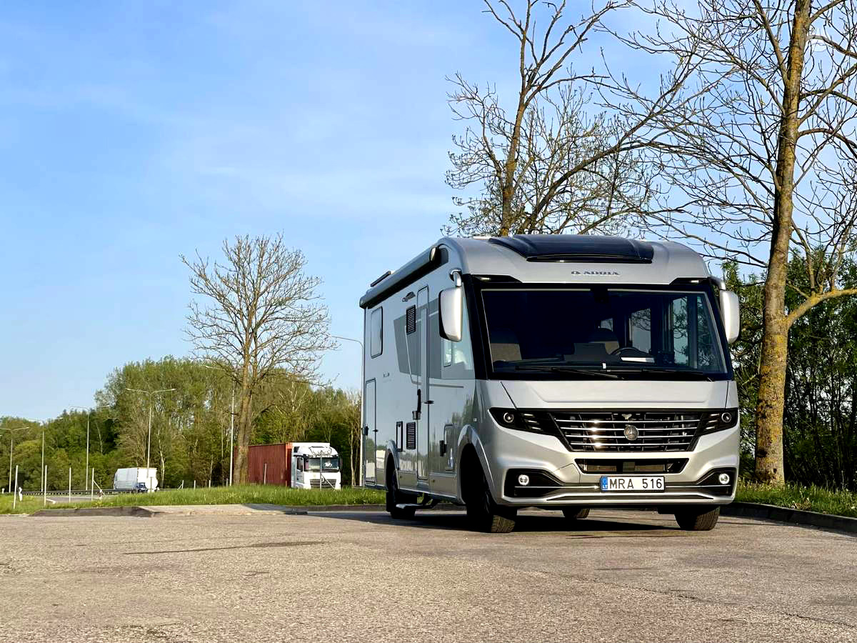Adria Super Sonic 780 SL - Autorulotă integrată: Foto 1 Adria Super Sonic 780 SL - Autorulotă integrată: Foto 1