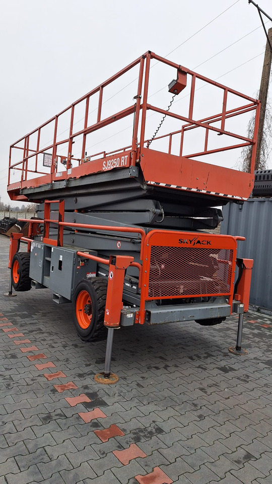 SKYJACK SJ9250 - Platforma foarfeca: Foto 2 SKYJACK SJ9250 - Platforma foarfeca: Foto 2