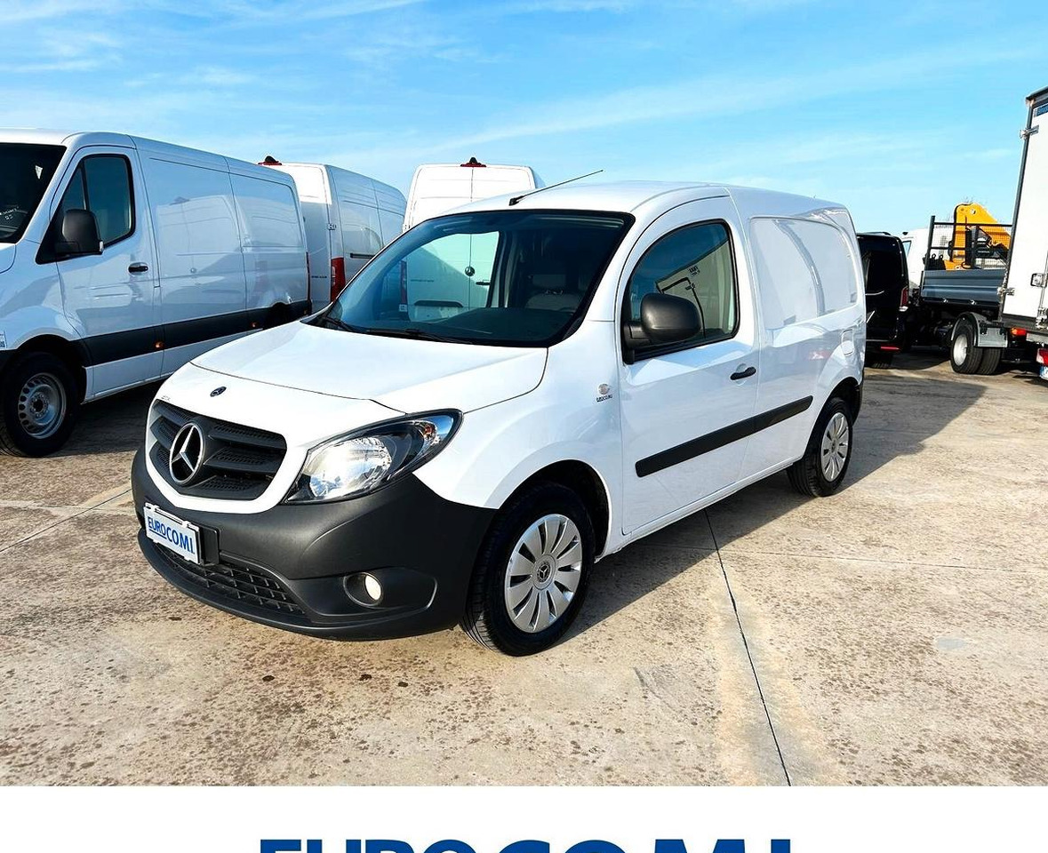 Mercedes Benz Citan 111 cdi Long 3 posti - Autoutilitară compactă: Foto 1 Mercedes Benz Citan 111 cdi Long 3 posti - Autoutilitară compactă: Foto 1
