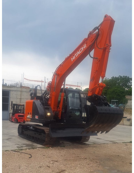 Hitachi ZX135US-6 - Excavator: Foto 1 Hitachi ZX135US-6 - Excavator: Foto 1