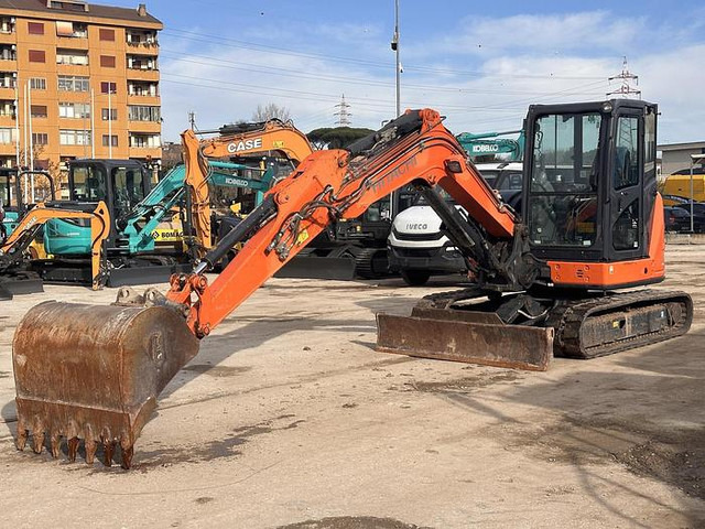 Hitachi ZX65USB - Mini excavator: Foto 1 Hitachi ZX65USB - Mini excavator: Foto 1