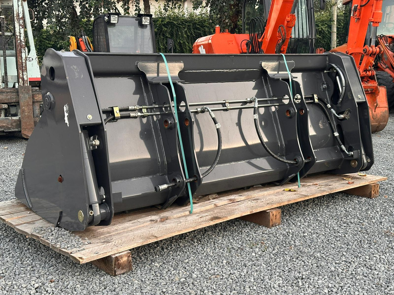 Cupă incărcător NEW HOLLAND 220: Foto 7 Cupă incărcător NEW HOLLAND 220: Foto 7