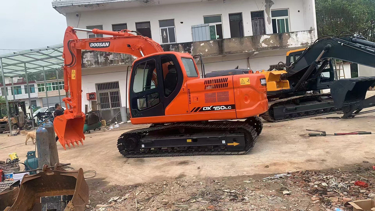 DOOSAN DX150 - Excavator pe şenile: Foto 2 DOOSAN DX150 - Excavator pe şenile: Foto 2