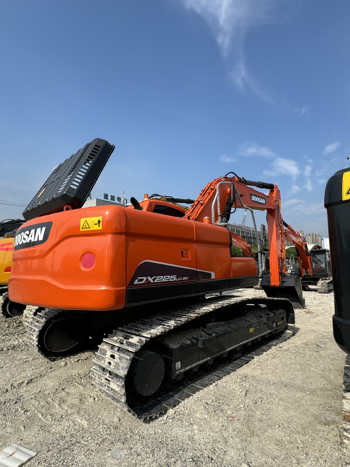 DOOSAN DX225 - Excavator pe şenile: Foto 2 DOOSAN DX225 - Excavator pe şenile: Foto 2