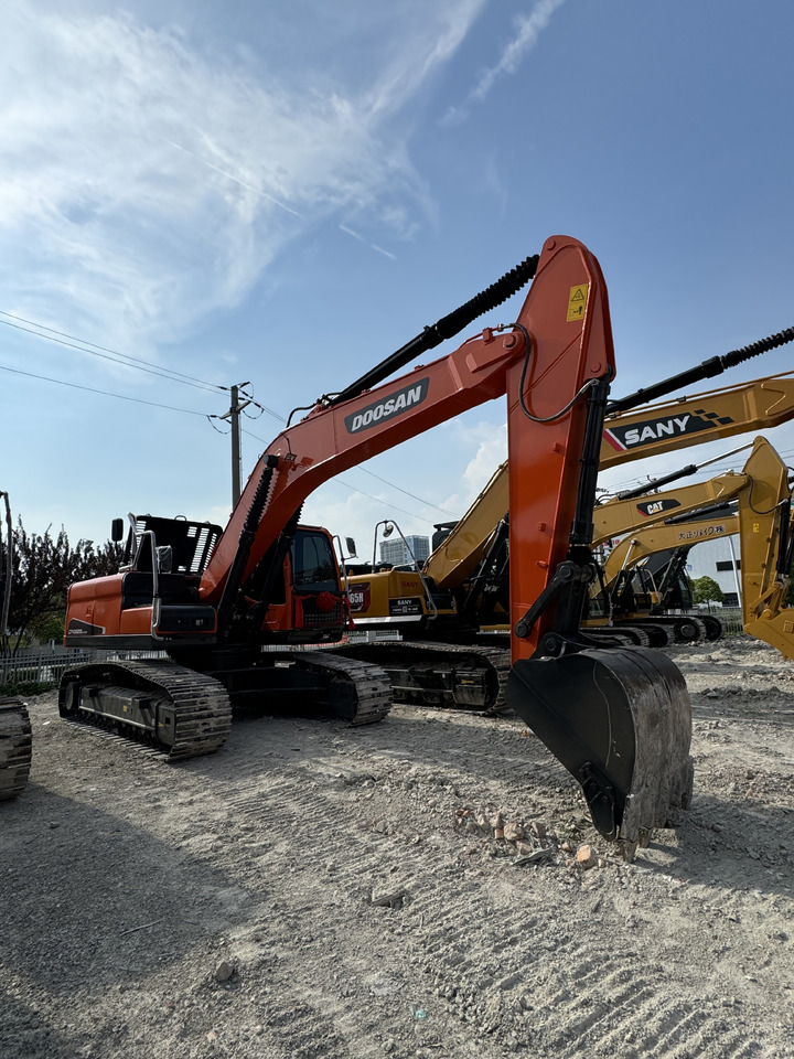 DOOSAN DX225 - Excavator pe şenile: Foto 1 DOOSAN DX225 - Excavator pe şenile: Foto 1