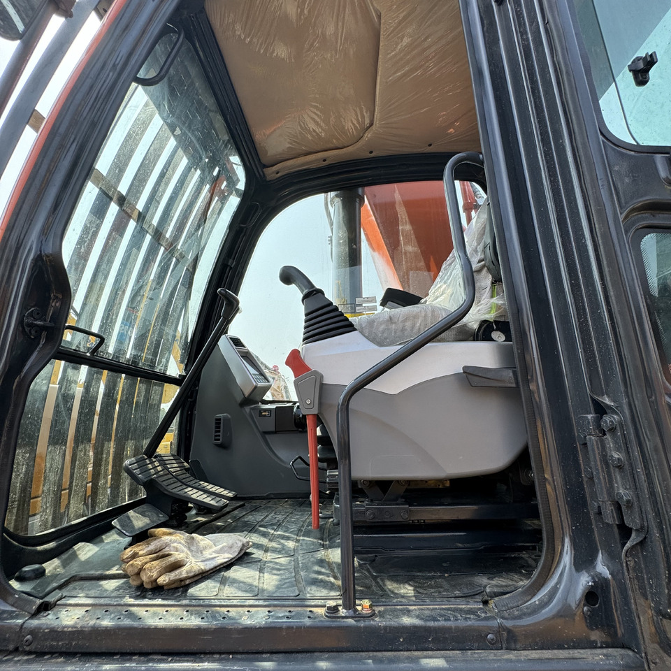 Excavator pe şenile DOOSAN DX300: Foto 8 Excavator pe şenile DOOSAN DX300: Foto 8