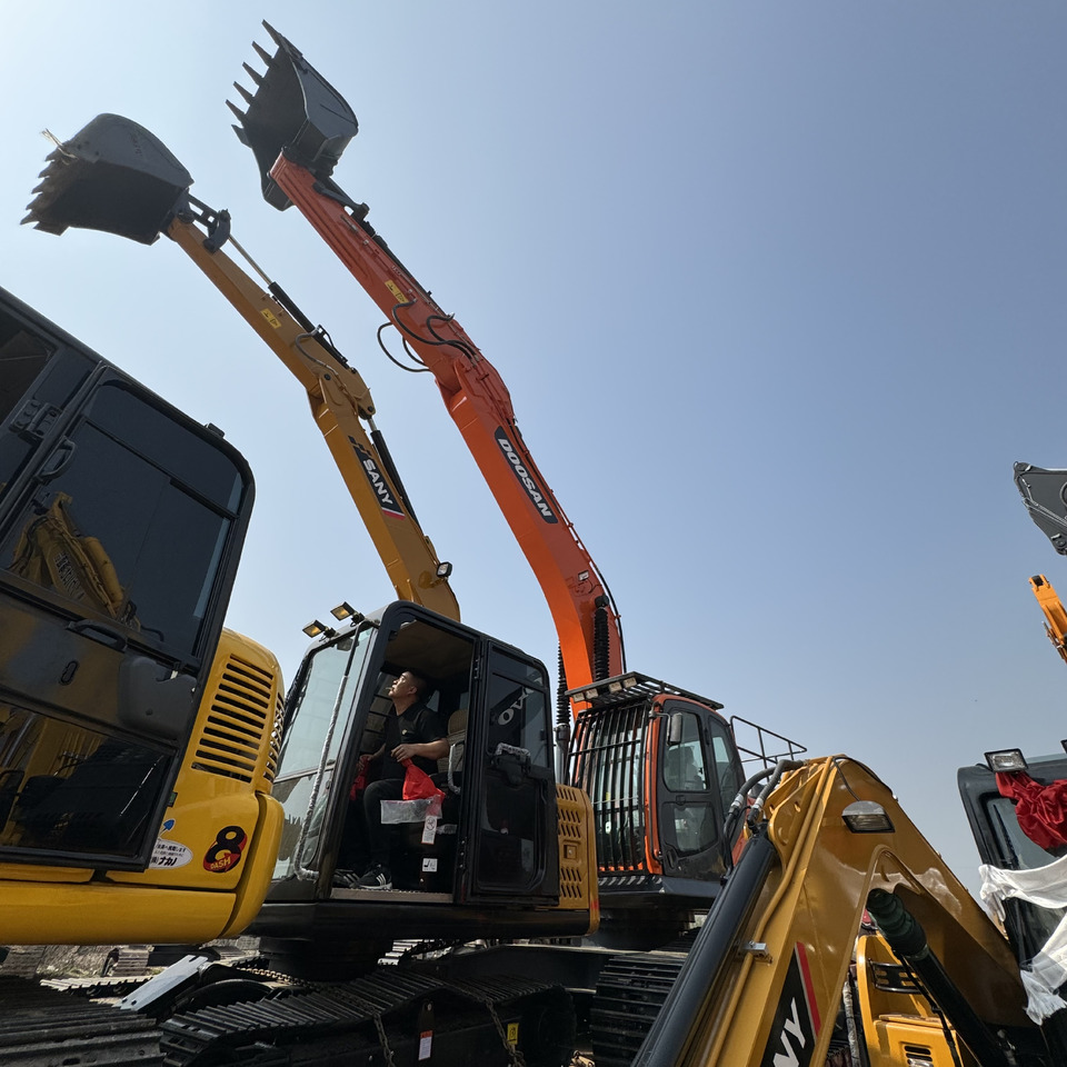 Excavator pe şenile DOOSAN DX300: Foto 9 Excavator pe şenile DOOSAN DX300: Foto 9