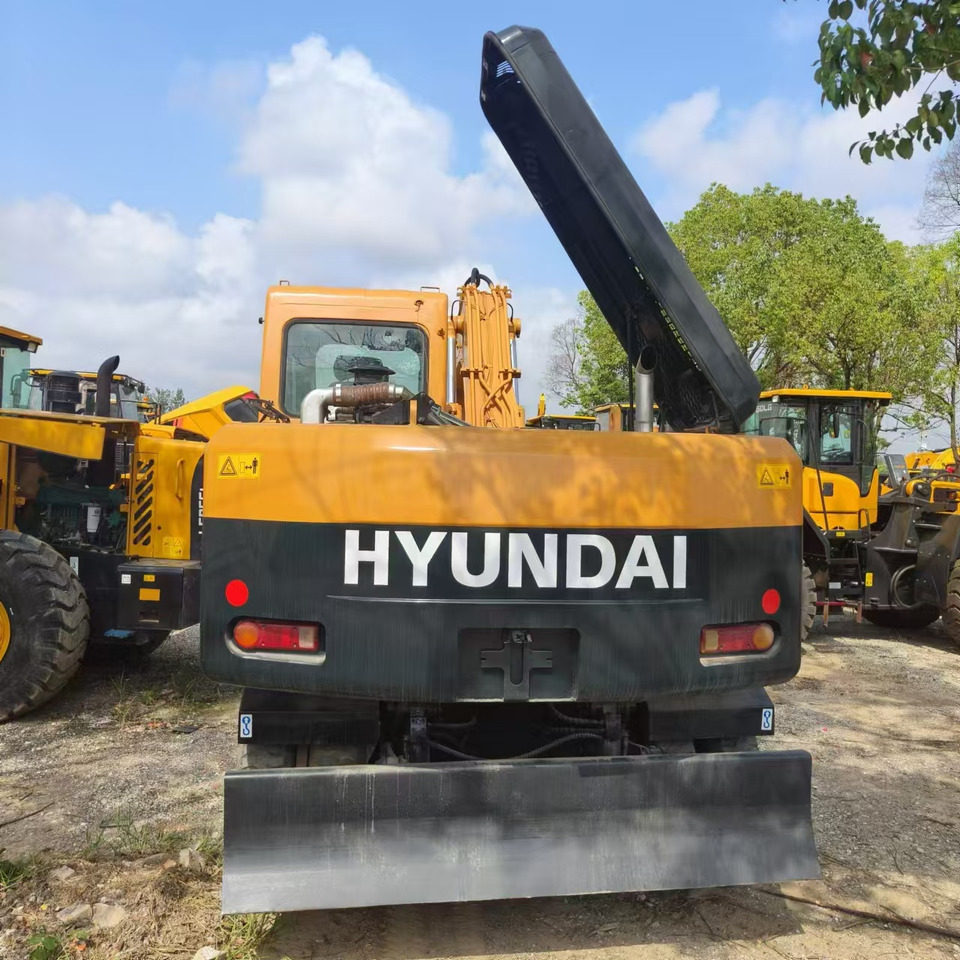 Leasing de Hyundai R150W-7 Hyundai R150W-7: Foto 7 Leasing de Hyundai R150W-7 Hyundai R150W-7: Foto 7