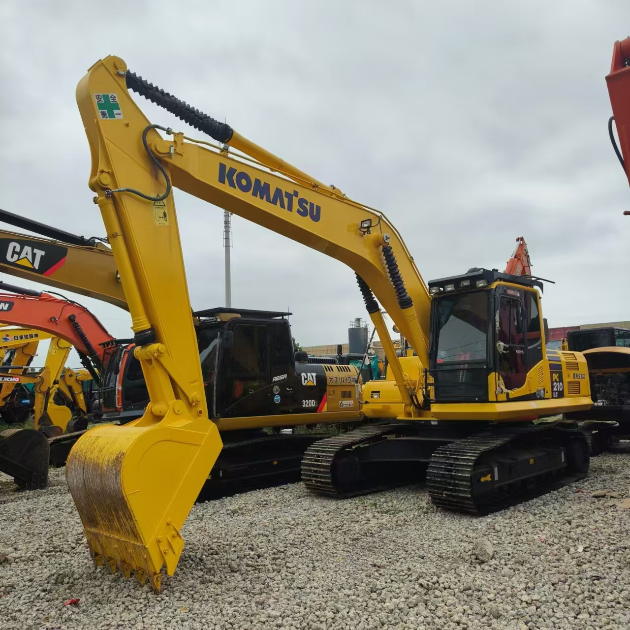 KOMATSU PC210 - Excavator pe şenile: Foto 1 KOMATSU PC210 - Excavator pe şenile: Foto 1