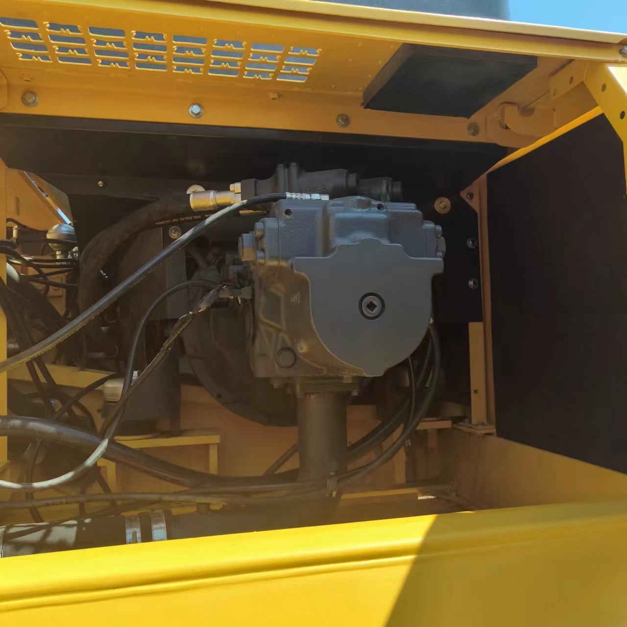 Excavator pe şenile KOMATSU PC450: Foto 9 Excavator pe şenile KOMATSU PC450: Foto 9