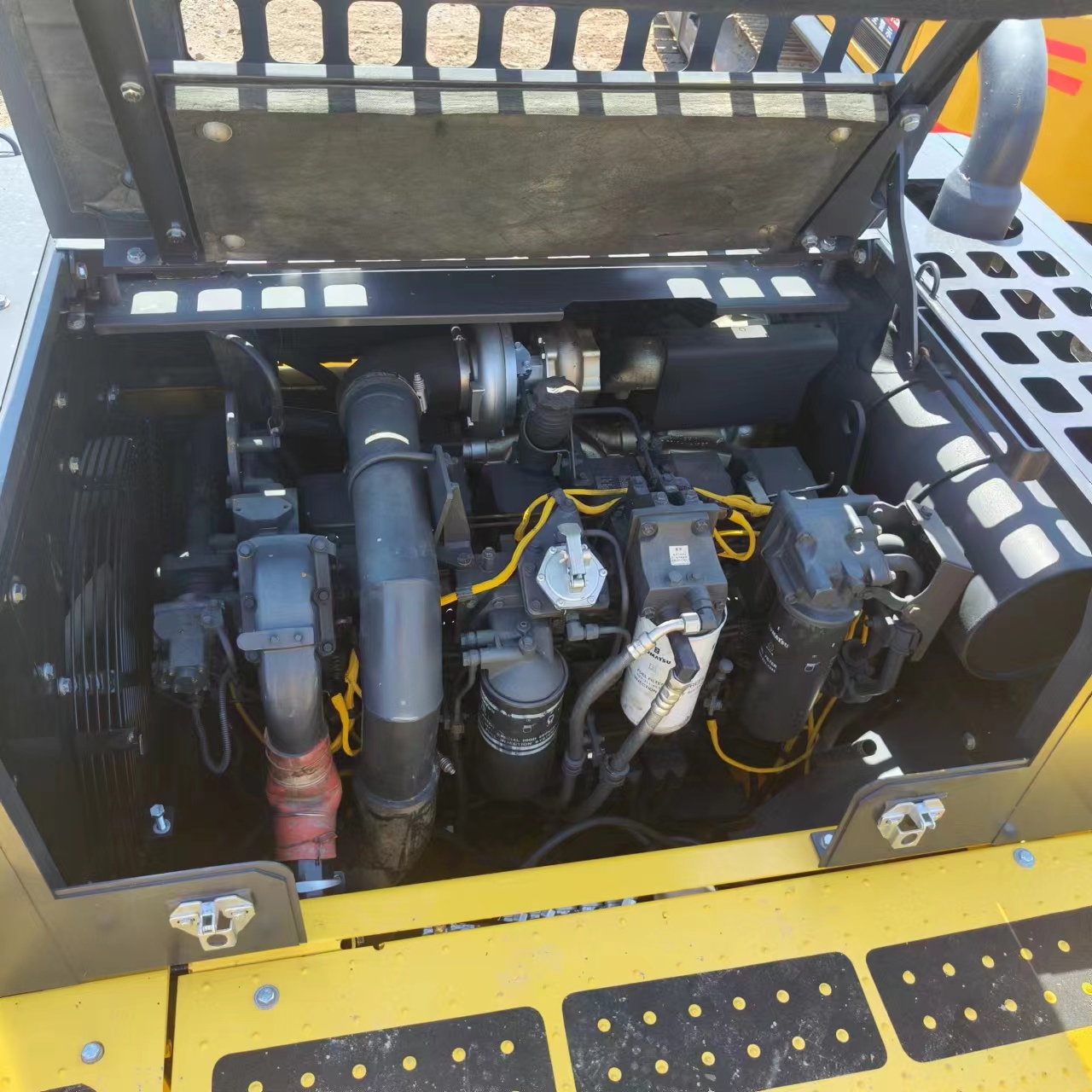 Excavator pe şenile KOMATSU PC450: Foto 20 Excavator pe şenile KOMATSU PC450: Foto 20