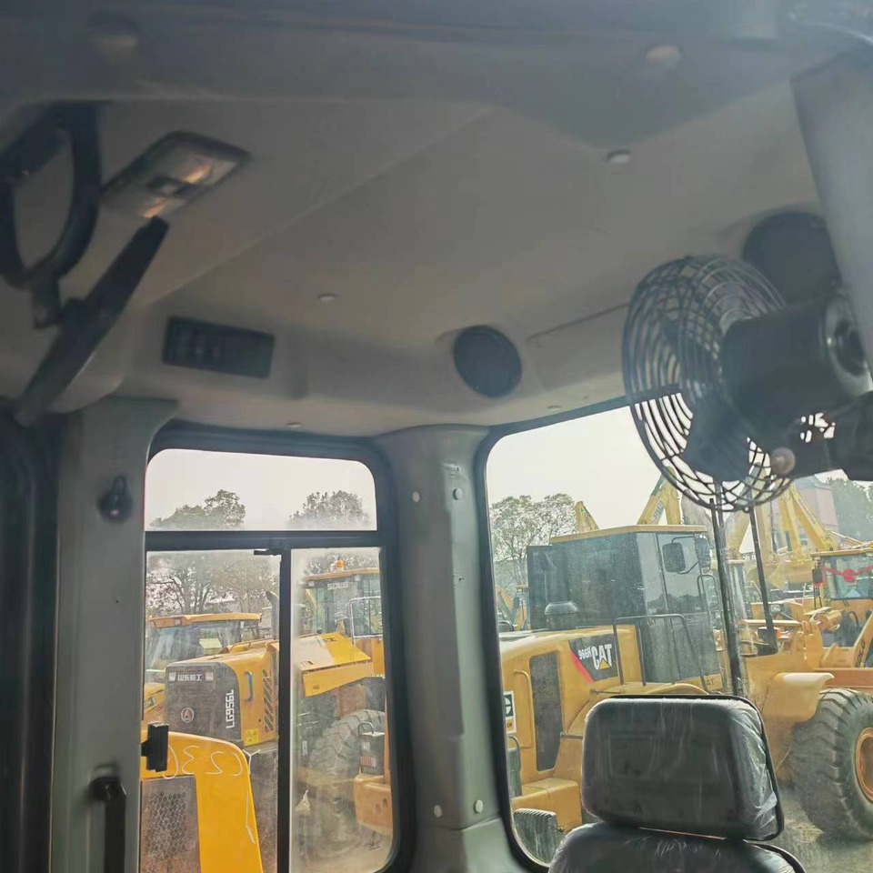Buldozer SHANTUI SD16: Foto 15