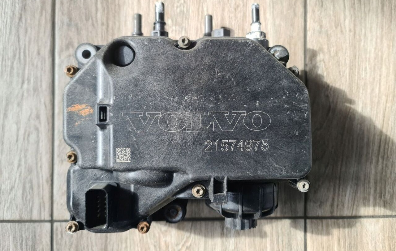 21574975 Volvo FH4 - Sistem de evacuare pentru Camion: Foto 3 21574975 Volvo FH4 - Sistem de evacuare pentru Camion: Foto 3