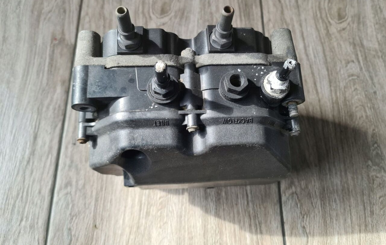 21574975 Volvo FH4 - Sistem de evacuare pentru Camion: Foto 1 21574975 Volvo FH4 - Sistem de evacuare pentru Camion: Foto 1