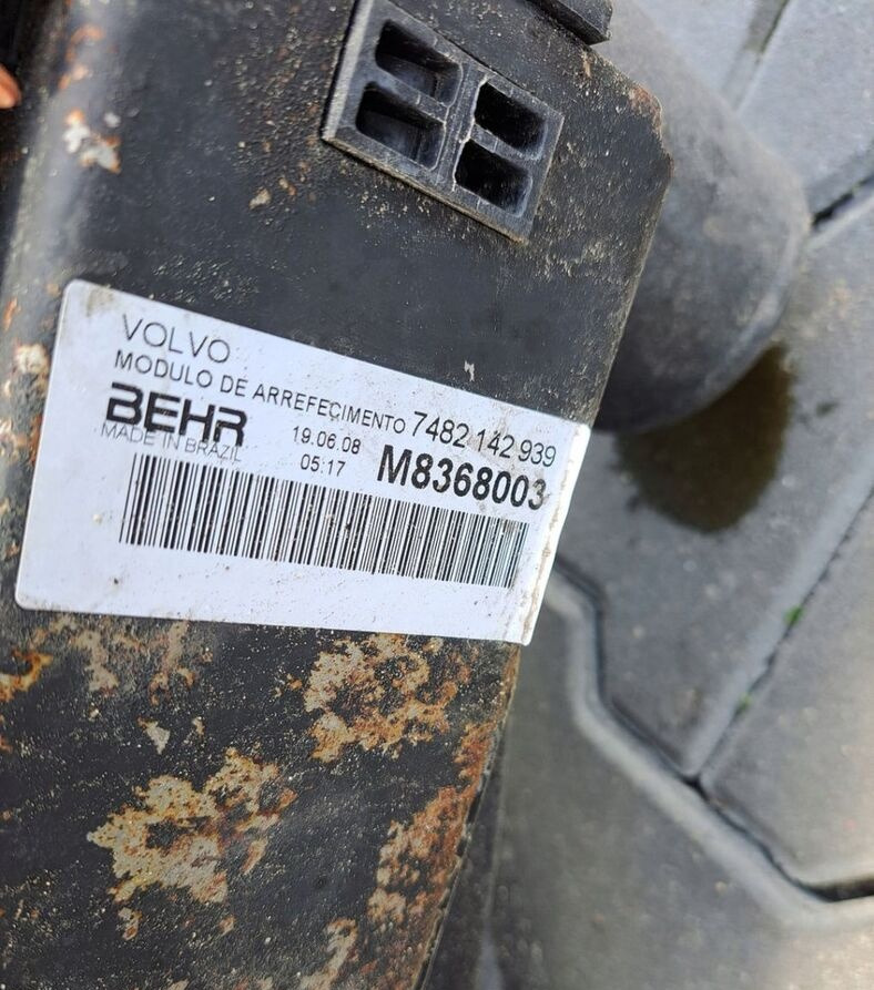 Behr KOMPLET CHŁODNIC VOLVO FL RENAULT MIDLUM DXI 7 - Radiator pentru Camion: Foto 3 Behr KOMPLET CHŁODNIC VOLVO FL RENAULT MIDLUM DXI 7 - Radiator pentru Camion: Foto 3