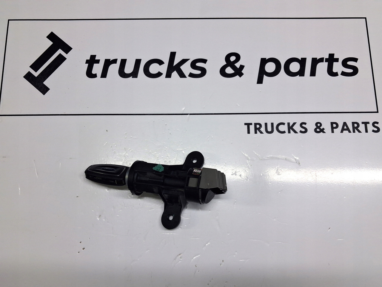 FORD STACYJKA Z KLUCZYKIEM FORD F-MAX EURO 6 - Sistem electric pentru Camion: Foto 1 FORD STACYJKA Z KLUCZYKIEM FORD F-MAX EURO 6 - Sistem electric pentru Camion: Foto 1