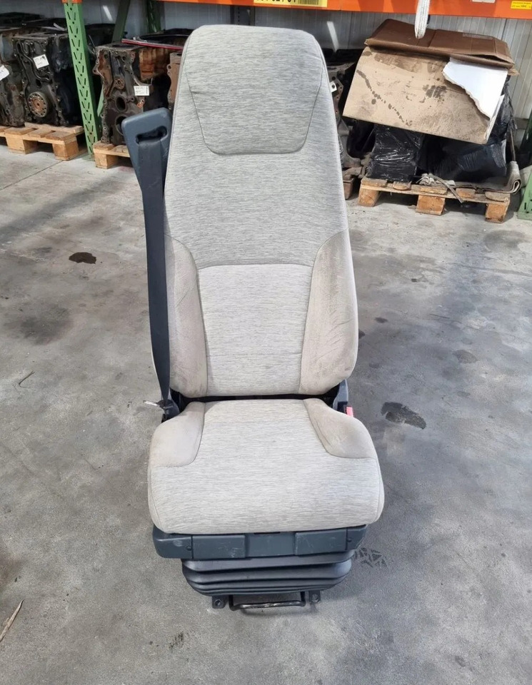 FOTEL PNEUMATYCZNY PRAWY SIEDZENIE PASAŻERA RENAULT PREMIUM MIDLUM DXI  - Scaun: Foto 1 FOTEL PNEUMATYCZNY PRAWY SIEDZENIE PASAŻERA RENAULT PREMIUM MIDLUM DXI  - Scaun: Foto 1