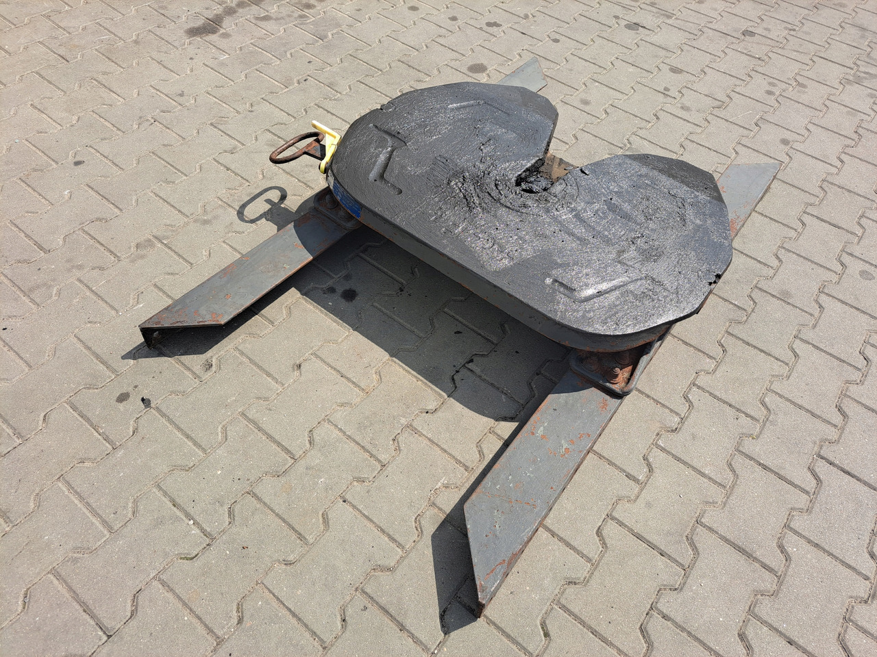 Georg Fischer GF SIODŁO GF+ FSK200 140 MM WSPORNIK VOLVO FH FM 9 12 13 - Şa cuplare pentru Camion: Foto 4 Georg Fischer GF SIODŁO GF+ FSK200 140 MM WSPORNIK VOLVO FH FM 9 12 13 - Şa cuplare pentru Camion: Foto 4