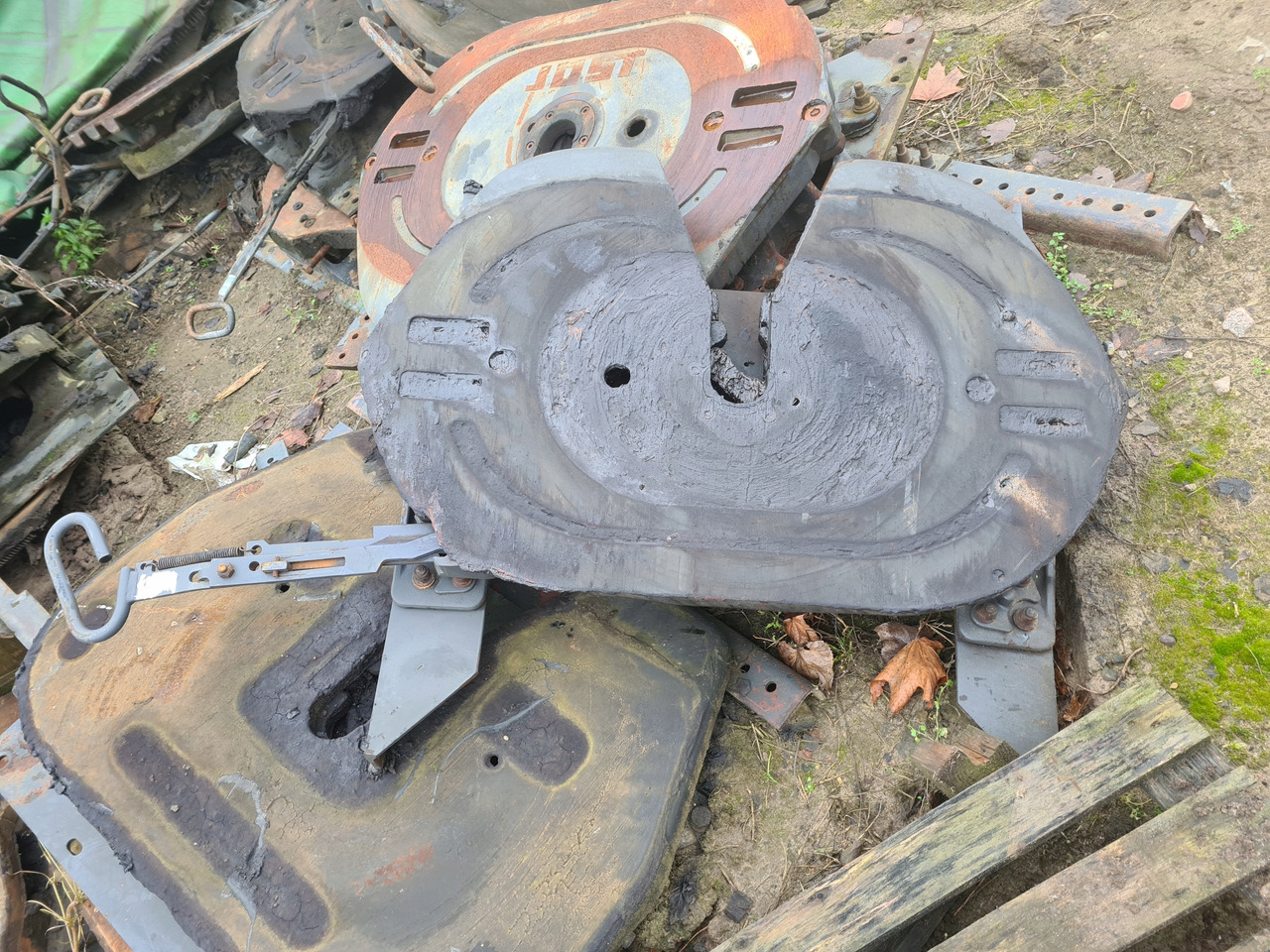 JOST SIODŁO JOST 160 MM WSPORNIK VOLVO FH FM 9 13 4 - Şa cuplare pentru Camion: Foto 1 JOST SIODŁO JOST 160 MM WSPORNIK VOLVO FH FM 9 13 4 - Şa cuplare pentru Camion: Foto 1