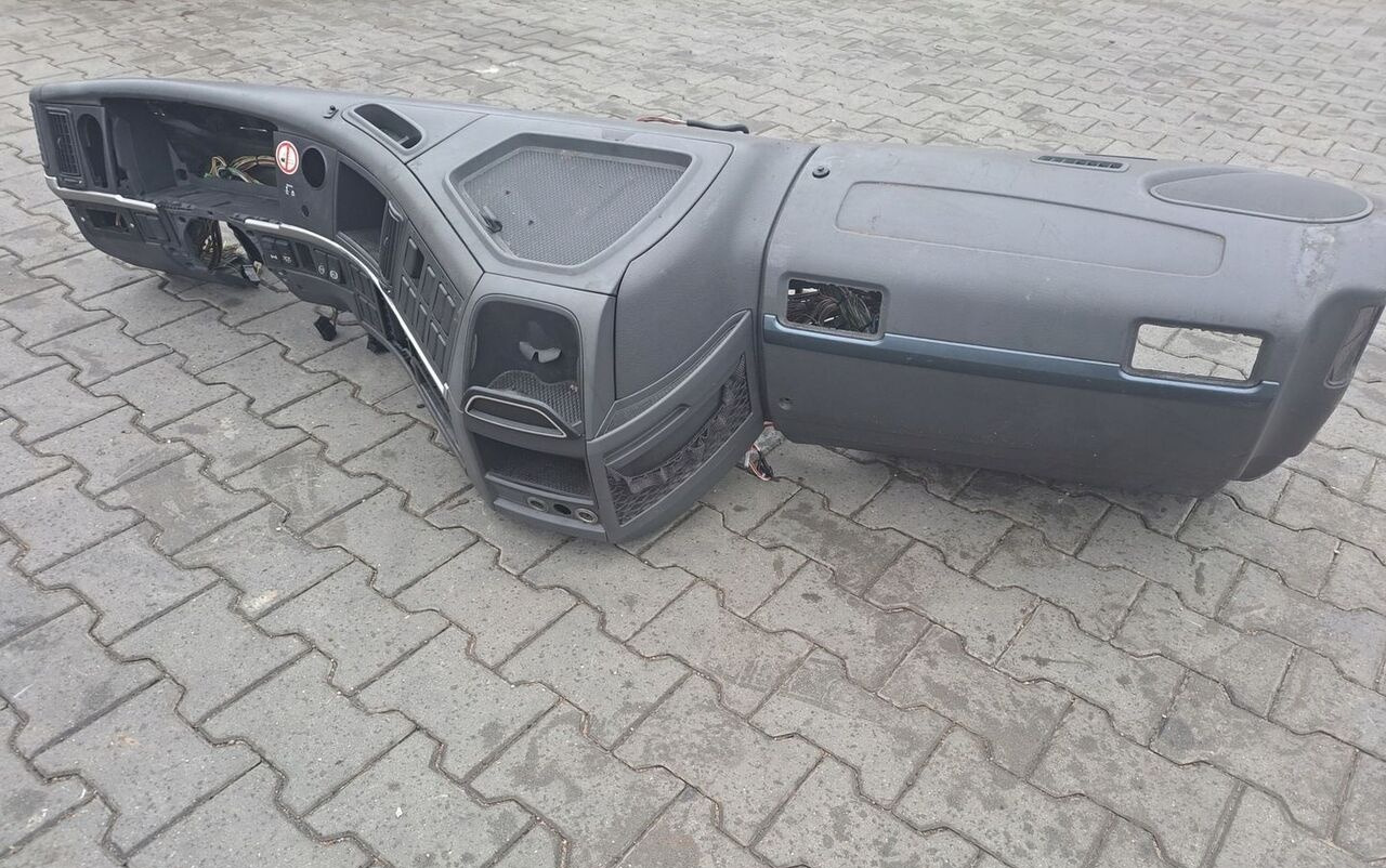 KONSOLA KOMPLETNA KOKPIT DESKA VOLVO FM 9 13 LIFT - Tablou de bord pentru Camion: Foto 3 KONSOLA KOMPLETNA KOKPIT DESKA VOLVO FM 9 13 LIFT - Tablou de bord pentru Camion: Foto 3