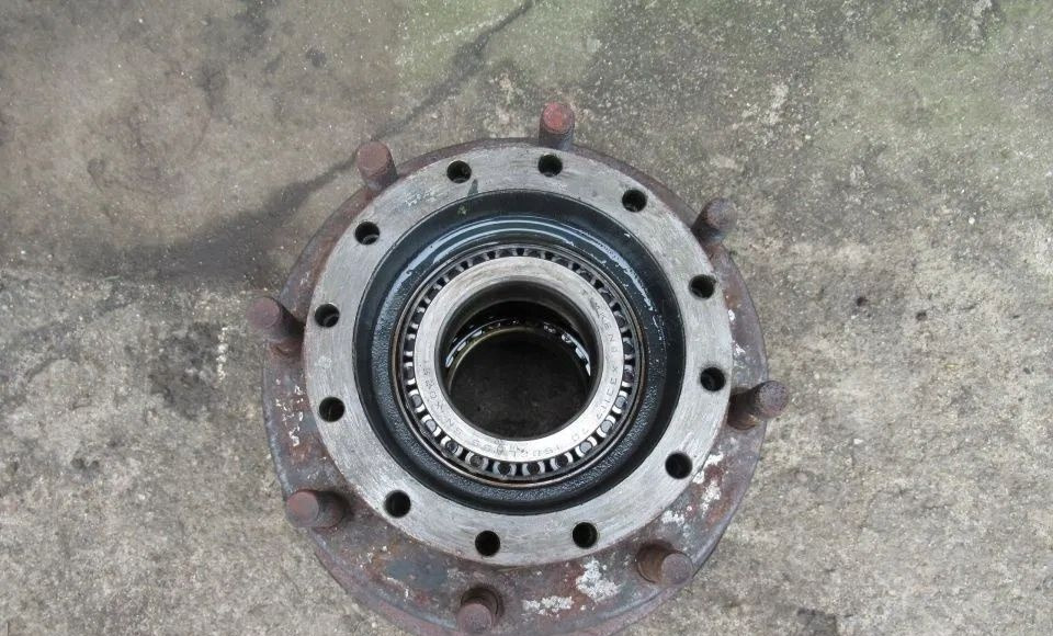 PIASTA KOMPLETNA TYŁ RENAULT MIDLUM DXI VOLVO FL 19.5 - Butuc pentru Camion: Foto 1 PIASTA KOMPLETNA TYŁ RENAULT MIDLUM DXI VOLVO FL 19.5 - Butuc pentru Camion: Foto 1