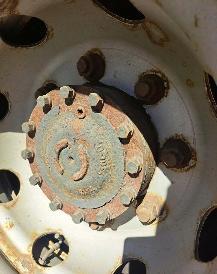 RENAULT PIASTA KOMPLETNA TYŁ 19.5 8 SZPILEK - Butuc: Foto 4 RENAULT PIASTA KOMPLETNA TYŁ 19.5 8 SZPILEK - Butuc: Foto 4