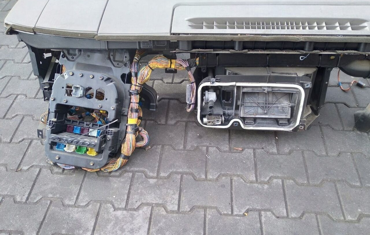 Renault PRZEKŁADKA ANGLIKA LANDER KERAX MIDLUM - Tablou de bord pentru Camion: Foto 5 Renault PRZEKŁADKA ANGLIKA LANDER KERAX MIDLUM - Tablou de bord pentru Camion: Foto 5