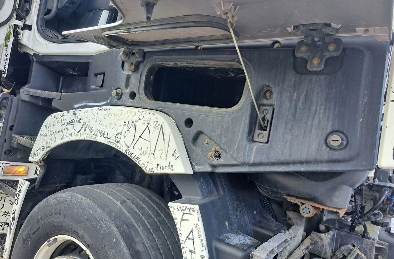 Renault STOPNICA GÓRNA STOPIEŃ LEWY GAMA T RANGE HIGH Renault RENAULT GAMA T RANGE HIGH - Scară pentru Camion: Foto 1 Renault STOPNICA GÓRNA STOPIEŃ LEWY GAMA T RANGE HIGH Renault RENAULT GAMA T RANGE HIGH - Scară pentru Camion: Foto 1