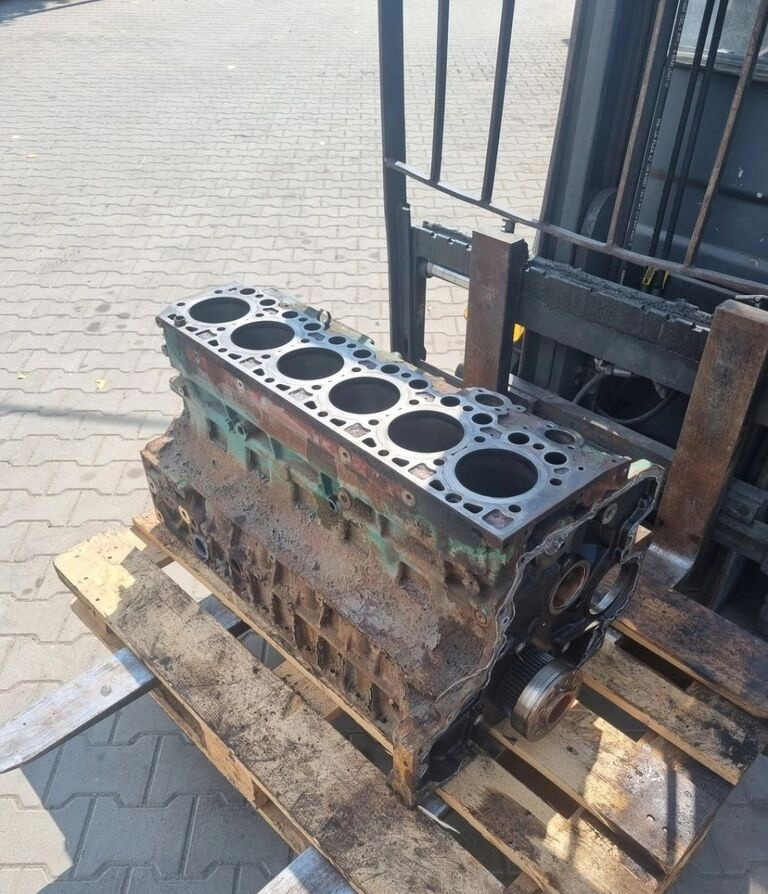 Renault WAŁ KORBOWY VOLVO FL FE PREMIUM MIDLUM DXI 7 D7E Deutz Renault , Volvo FE FL - Blocul cilindrilor pentru Camion: Foto 2 Renault WAŁ KORBOWY VOLVO FL FE PREMIUM MIDLUM DXI 7 D7E Deutz Renault , Volvo FE FL - Blocul cilindrilor pentru Camion: Foto 2