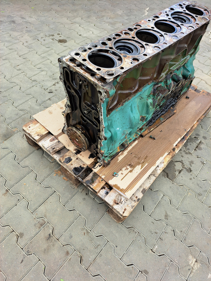 VOLVO BLOK SILNIKA TŁOKI WAŁ KORBOWY VOLVO FM 9 D9A - Blocul cilindrilor pentru Camion: Foto 4 VOLVO BLOK SILNIKA TŁOKI WAŁ KORBOWY VOLVO FM 9 D9A - Blocul cilindrilor pentru Camion: Foto 4