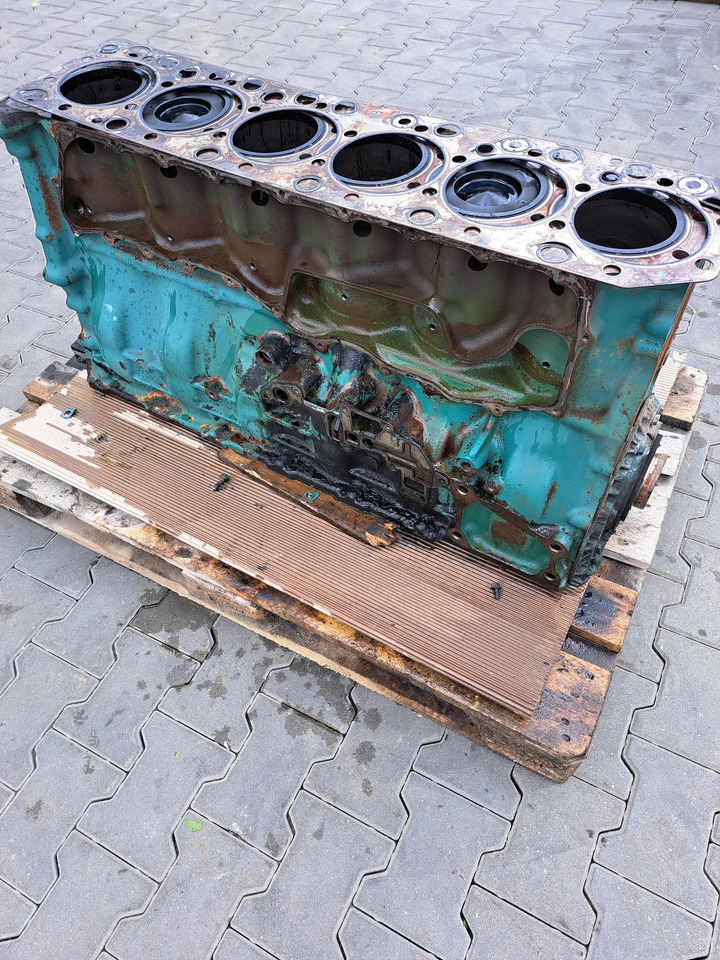 VOLVO BLOK SILNIKA TŁOKI WAŁ KORBOWY VOLVO FM 9 D9A - Blocul cilindrilor pentru Camion: Foto 3 VOLVO BLOK SILNIKA TŁOKI WAŁ KORBOWY VOLVO FM 9 D9A - Blocul cilindrilor pentru Camion: Foto 3