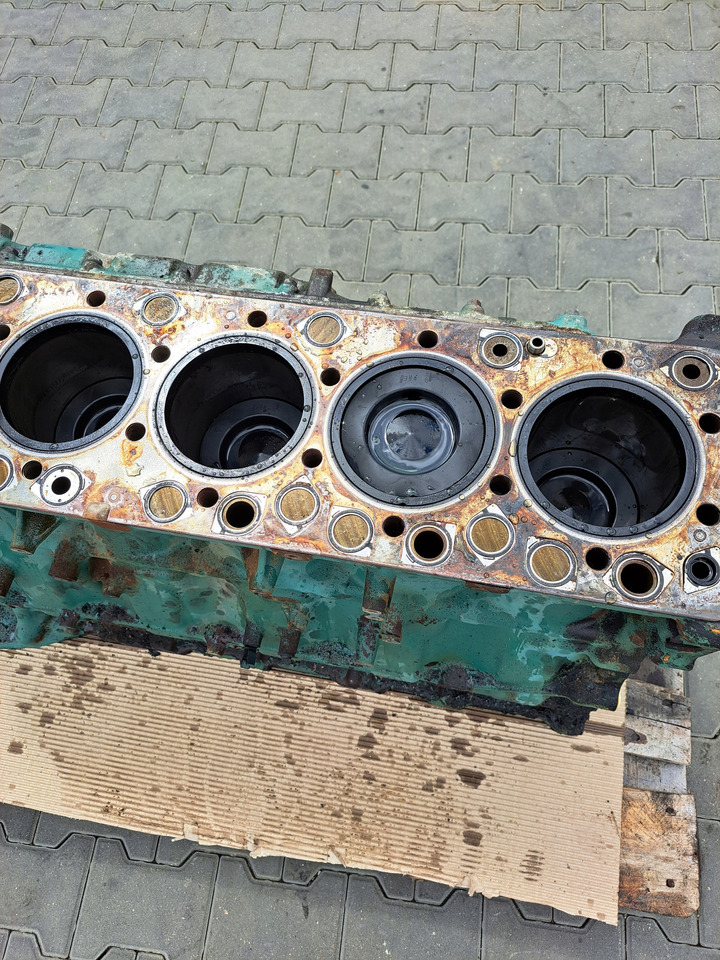 VOLVO BLOK SILNIKA TŁOKI WAŁ KORBOWY VOLVO FM 9 D9A - Blocul cilindrilor pentru Camion: Foto 5 VOLVO BLOK SILNIKA TŁOKI WAŁ KORBOWY VOLVO FM 9 D9A - Blocul cilindrilor pentru Camion: Foto 5