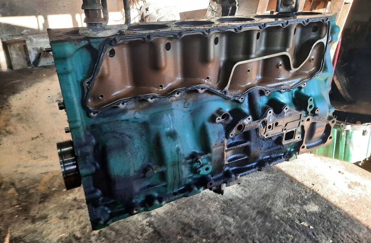 VOLVO BLOK TŁOKI WAŁ KORBOWY FM 9 D11C EUV - Motor pentru Camion: Foto 3 VOLVO BLOK TŁOKI WAŁ KORBOWY FM 9 D11C EUV - Motor pentru Camion: Foto 3