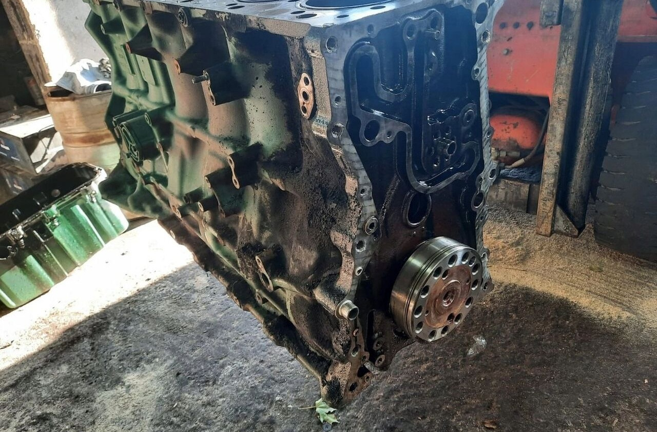 VOLVO BLOK TŁOKI WAŁ KORBOWY FM 9 D11C EUV - Motor pentru Camion: Foto 1 VOLVO BLOK TŁOKI WAŁ KORBOWY FM 9 D11C EUV - Motor pentru Camion: Foto 1