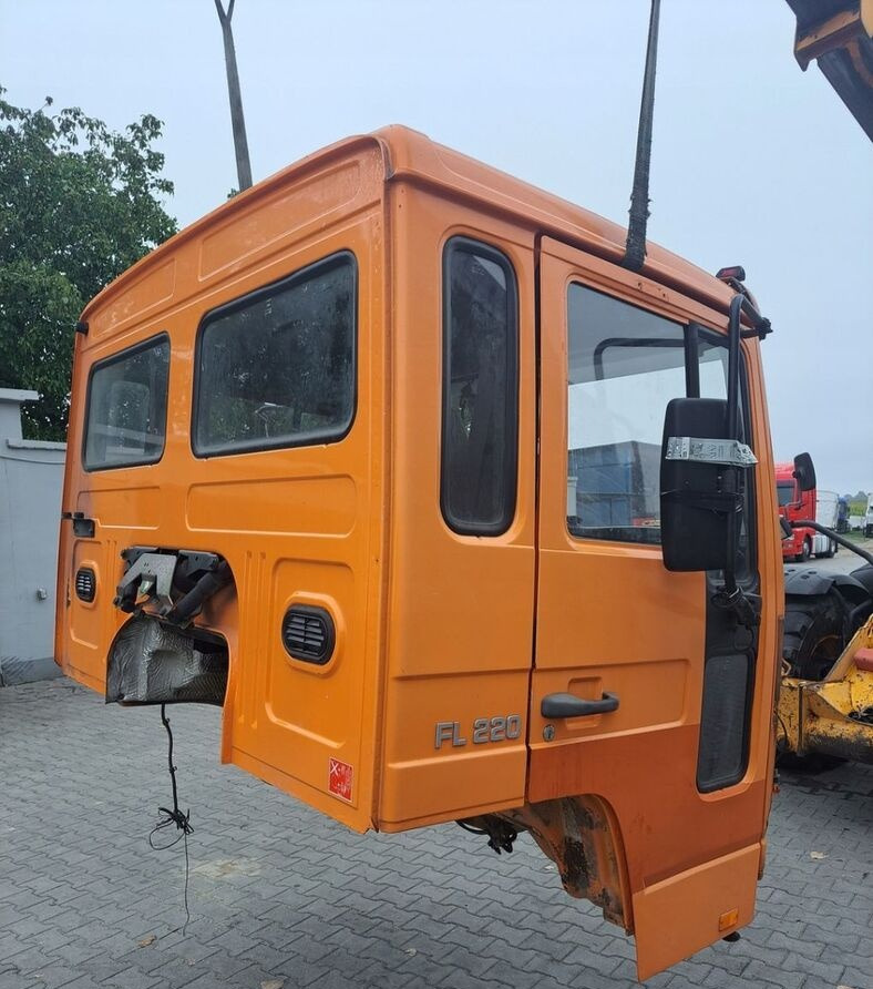 VOLVO KABINA KOMPLETNA DZIENNA VOLVO FL 6 00-06 - Cabină pentru Camion: Foto 1 VOLVO KABINA KOMPLETNA DZIENNA VOLVO FL 6 00-06 - Cabină pentru Camion: Foto 1