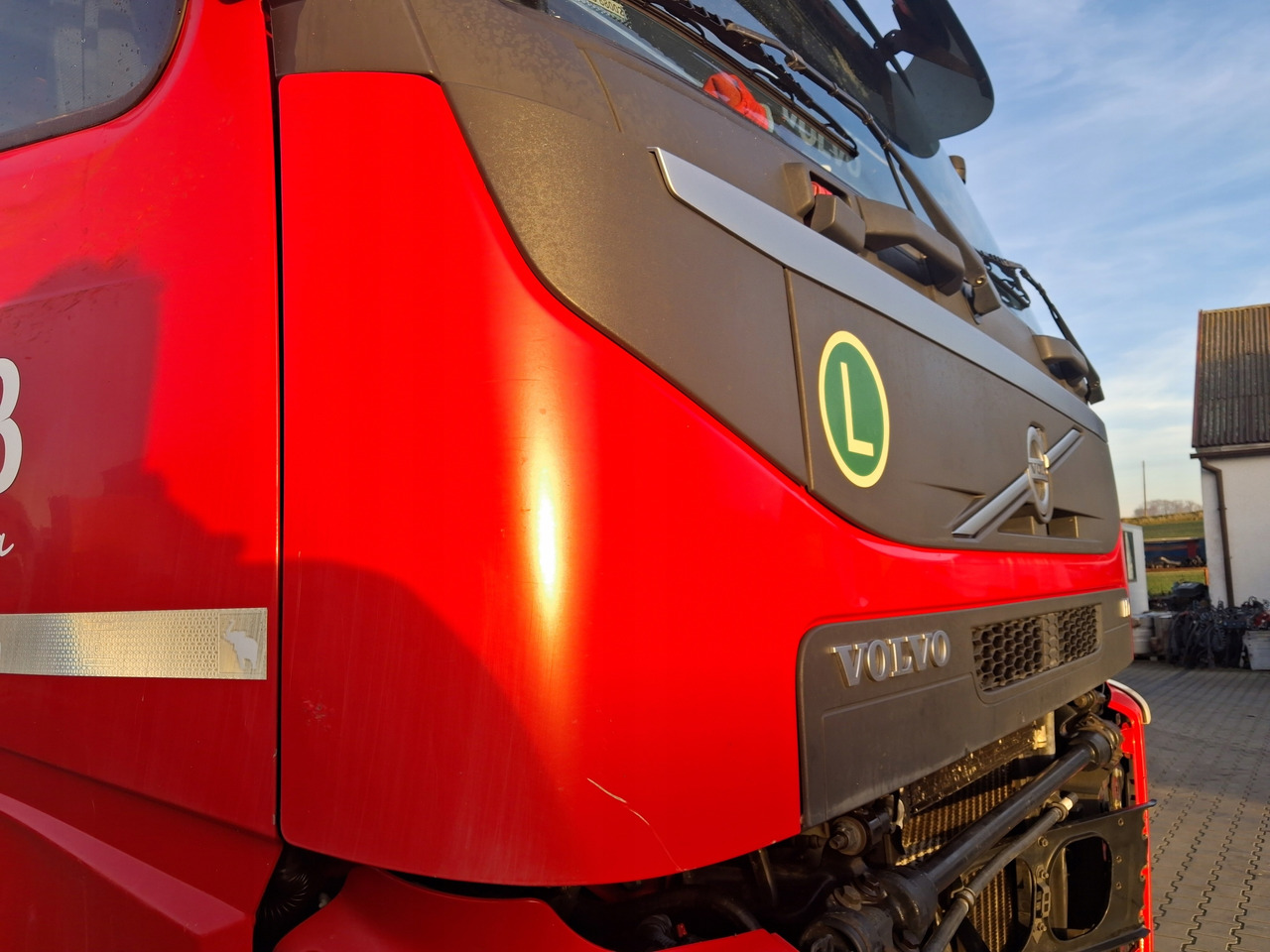 VOLVO MASKA KOMPLETNA GÓRNA ATRAPA KABINY VOLVO FM 4 FMX EURO 6 - Capotă pentru Camion: Foto 4 VOLVO MASKA KOMPLETNA GÓRNA ATRAPA KABINY VOLVO FM 4 FMX EURO 6 - Capotă pentru Camion: Foto 4