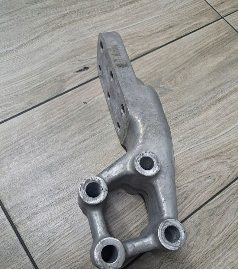 VOLVO MOCOWANIE ALUMINIOWE ZAWIESZENIA KABINY TYŁ VOLVO FH 5 FH 4 - Suspensie cabină pentru Camion: Foto 1 VOLVO MOCOWANIE ALUMINIOWE ZAWIESZENIA KABINY TYŁ VOLVO FH 5 FH 4 - Suspensie cabină pentru Camion: Foto 1