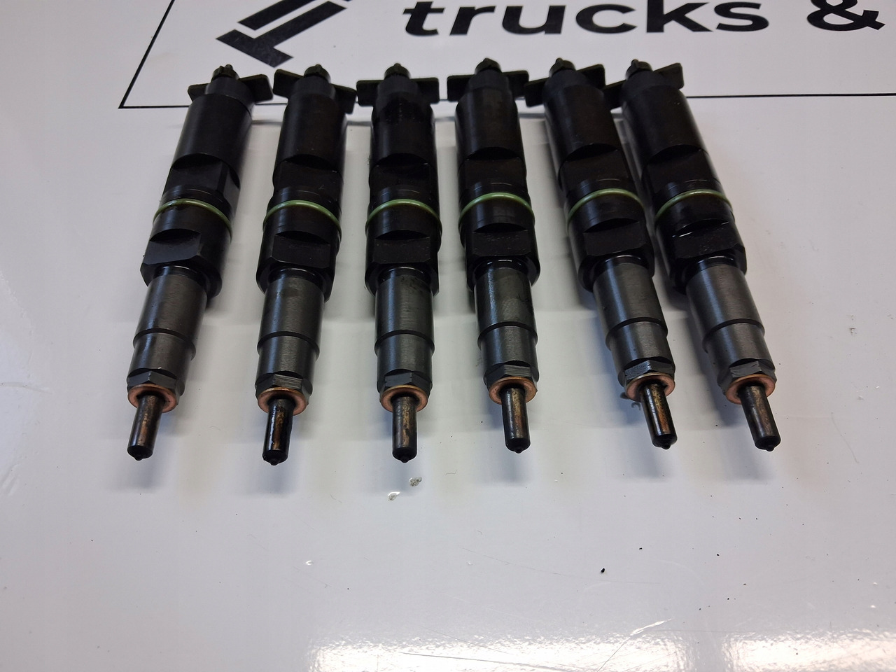 VOLVO POMPOWTRYSKIWACZE WTRYSKI VOLVO FL RENAULT GAMA D D8K - Injector pentru Camion: Foto 2 VOLVO POMPOWTRYSKIWACZE WTRYSKI VOLVO FL RENAULT GAMA D D8K - Injector pentru Camion: Foto 2