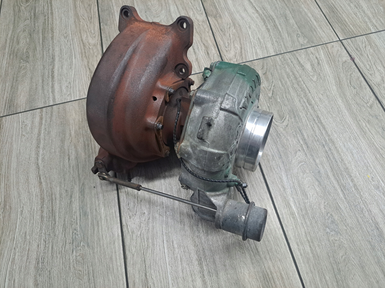 VOLVO TURBINA TURBOSPRĘŻARKA I-SAVE D13K VOLVO FH 4 FH 5 RENAULT GAMA T 23223052 WE80426B - Turbocompresor pentru Camion: Foto 4 VOLVO TURBINA TURBOSPRĘŻARKA I-SAVE D13K VOLVO FH 4 FH 5 RENAULT GAMA T 23223052 WE80426B - Turbocompresor pentru Camion: Foto 4