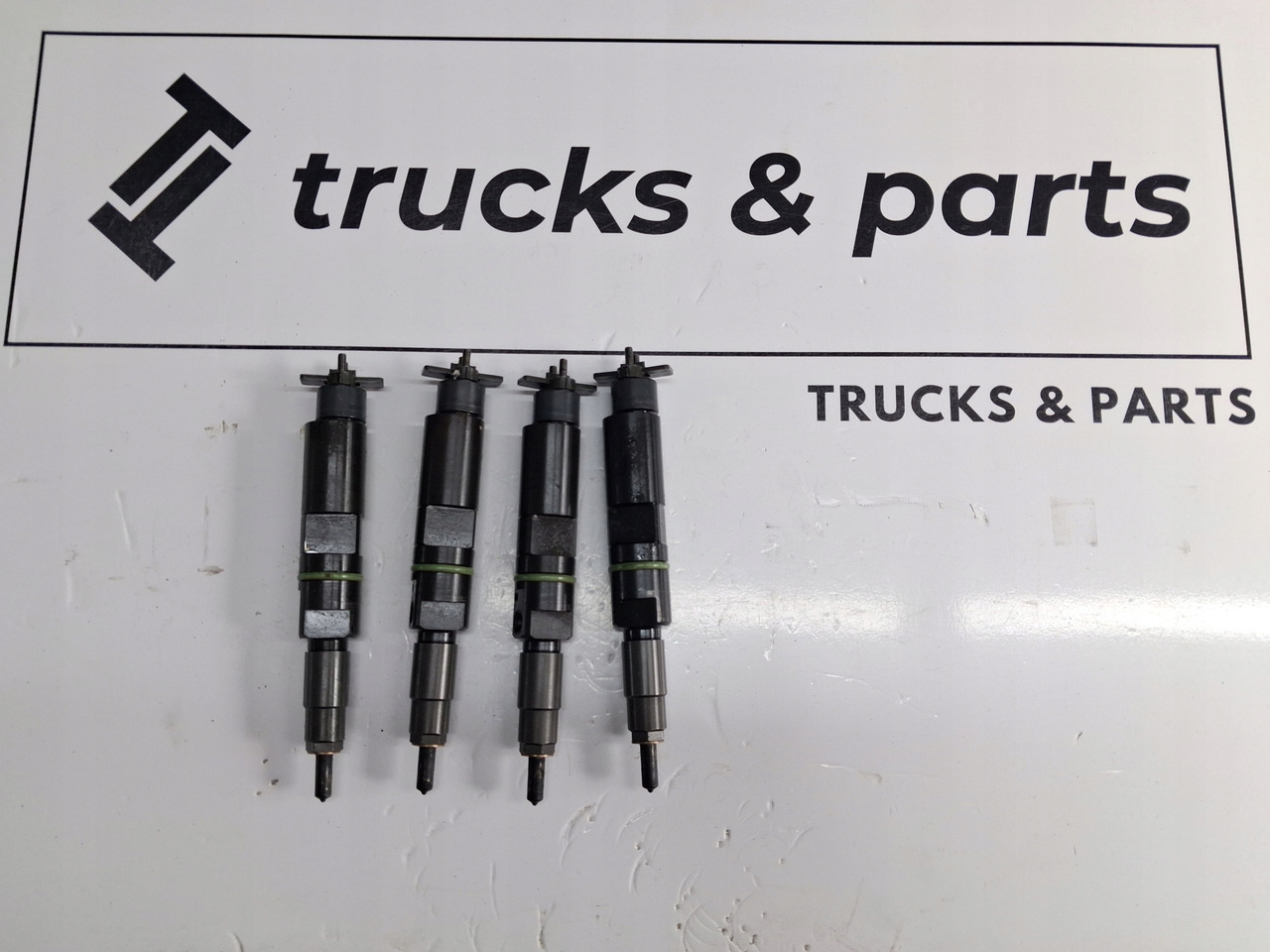 VOLVO WTRYSKIWACZE WTRYSKI VOLVO FL RENAULT GAMA D DTI 5 D5K - Injector pentru Camion: Foto 1 VOLVO WTRYSKIWACZE WTRYSKI VOLVO FL RENAULT GAMA D DTI 5 D5K - Injector pentru Camion: Foto 1