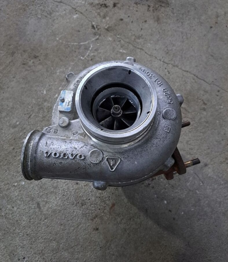 Volvo FM 9 D9 - Turbocompresor pentru Camion: Foto 1 Volvo FM 9 D9 - Turbocompresor pentru Camion: Foto 1