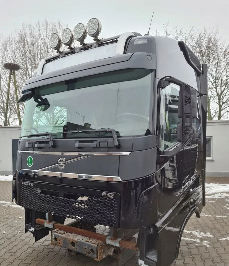 Volvo KOMPLETNA FH 16 750 EURO 6 GLOBETROTTER 2018 ROK Volvo VOLVO FH 16 750 EURO 6 GLOBETROTTER 2018 ROK - Cabină pentru Camion: Foto 5 Volvo KOMPLETNA FH 16 750 EURO 6 GLOBETROTTER 2018 ROK Volvo VOLVO FH 16 750 EURO 6 GLOBETROTTER 2018 ROK - Cabină pentru Camion: Foto 5