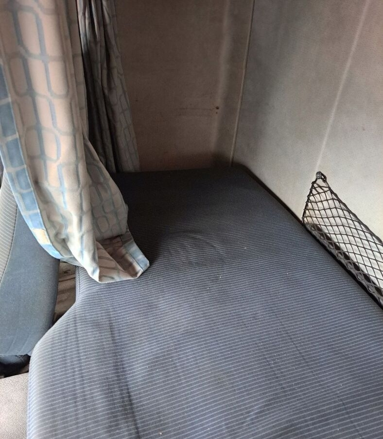 Volvo ŁÓŻKO DOLNE MATERAC STELAŻ VOLVO FE KOMPLETNE - Scaun pentru Camion: Foto 2 Volvo ŁÓŻKO DOLNE MATERAC STELAŻ VOLVO FE KOMPLETNE - Scaun pentru Camion: Foto 2