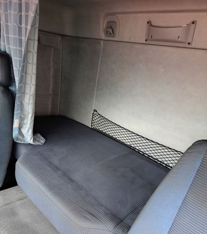 Volvo ŁÓŻKO DOLNE MATERAC STELAŻ VOLVO FE KOMPLETNE - Scaun pentru Camion: Foto 1 Volvo ŁÓŻKO DOLNE MATERAC STELAŻ VOLVO FE KOMPLETNE - Scaun pentru Camion: Foto 1