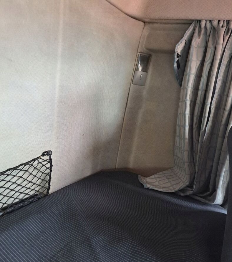 Volvo ŁÓŻKO DOLNE MATERAC STELAŻ VOLVO FE KOMPLETNE - Scaun pentru Camion: Foto 4 Volvo ŁÓŻKO DOLNE MATERAC STELAŻ VOLVO FE KOMPLETNE - Scaun pentru Camion: Foto 4