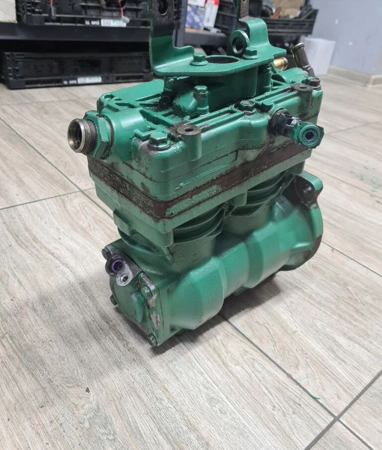 Volvo SPRĘŻARKA KOMPRESOR POWIETRZA FH 4 FH 16 EURO 6 22083113 Volvo VOLVO FH 4 FH 16 EURO 6 22083113 - Compresor A/C pentru Camion: Foto 1 Volvo SPRĘŻARKA KOMPRESOR POWIETRZA FH 4 FH 16 EURO 6 22083113 Volvo VOLVO FH 4 FH 16 EURO 6 22083113 - Compresor A/C pentru Camion: Foto 1