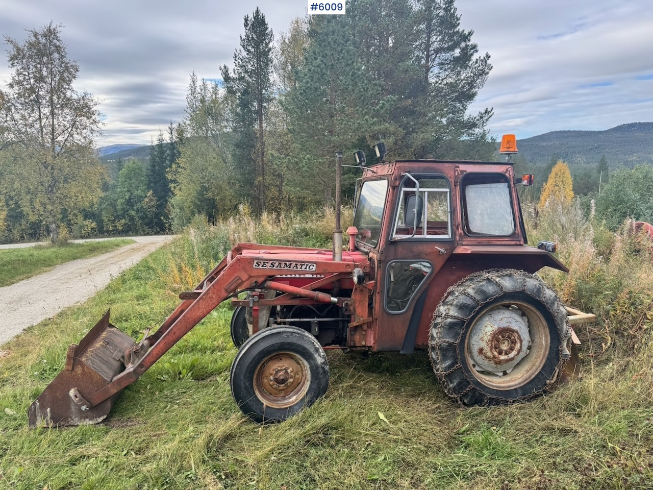1971 Massey-Ferguson 135 incl. front loader, bucket, rear scraper, and log splitter/firewood machine - Tractor agricol: Foto 4 1971 Massey-Ferguson 135 incl. front loader, bucket, rear scraper, and log splitter/firewood machine - Tractor agricol: Foto 4