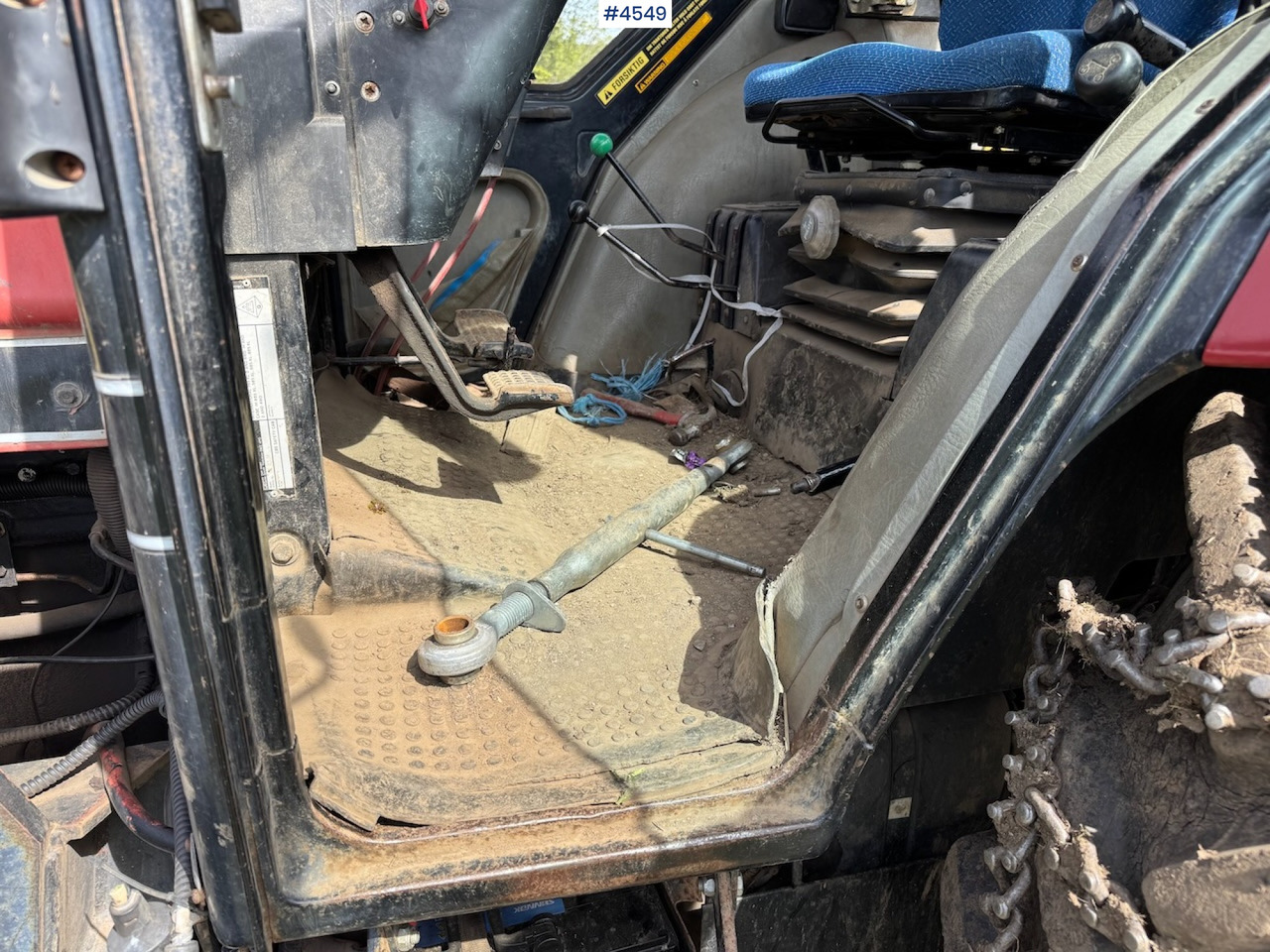1987 Case 685 XL w/front loader and some equipment. - Tractor agricol: Foto 4 1987 Case 685 XL w/front loader and some equipment. - Tractor agricol: Foto 4
