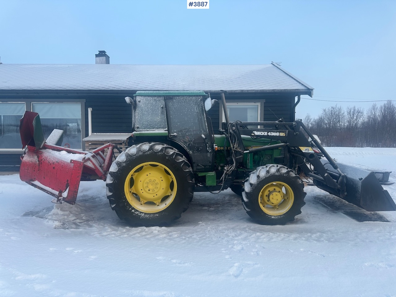 1987 John Deere Power Synchron 2450 4x4 w/ Quicke 4300 front loader, snow blower and gravel bucket. WATCH VIDEO. - Tractor agricol: Foto 2 1987 John Deere Power Synchron 2450 4x4 w/ Quicke 4300 front loader, snow blower and gravel bucket. WATCH VIDEO. - Tractor agricol: Foto 2